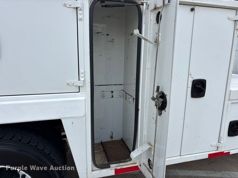 image for item DV8501 2006 Ford F650 Super Duty utility / service truck