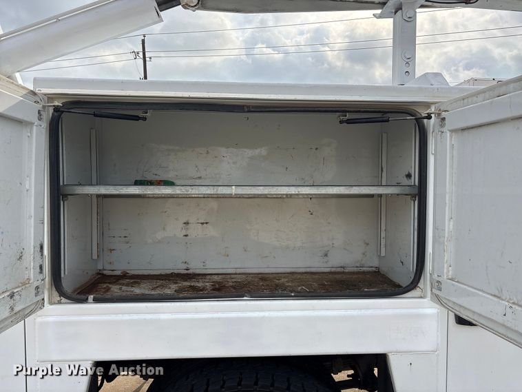image for item DV8501 2006 Ford F650 Super Duty utility / service truck