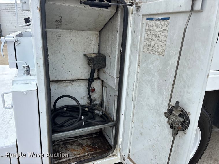 image for item DV8501 2006 Ford F650 Super Duty utility / service truck