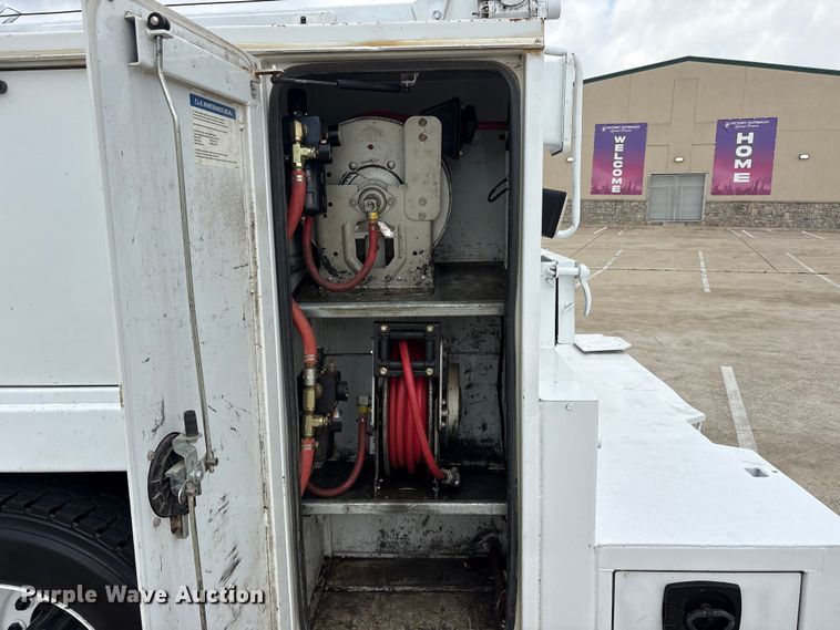 image for item DV8501 2006 Ford F650 Super Duty utility / service truck