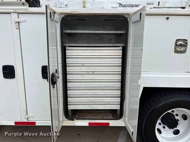 image for item DV8501 2006 Ford F650 Super Duty utility / service truck