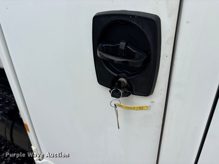 image for item DV8501 2006 Ford F650 Super Duty utility / service truck