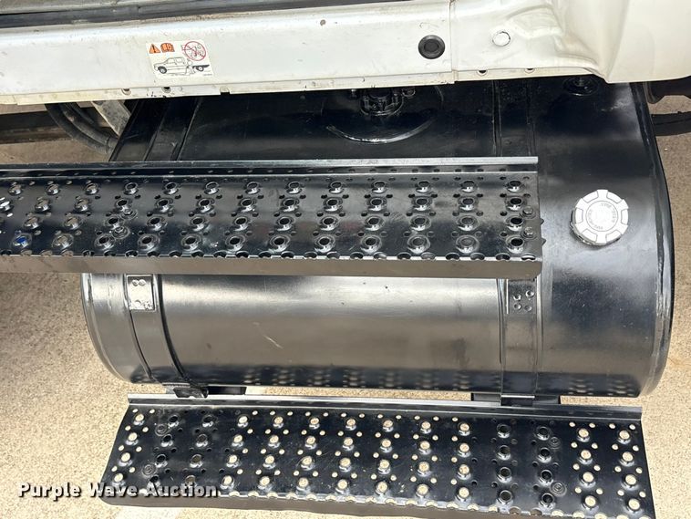 image for item DV8501 2006 Ford F650 Super Duty utility / service truck