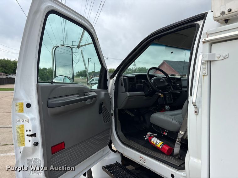 image for item DV8501 2006 Ford F650 Super Duty utility / service truck