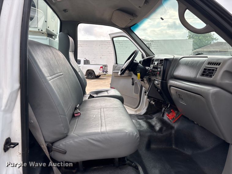 image for item DV8501 2006 Ford F650 Super Duty utility / service truck