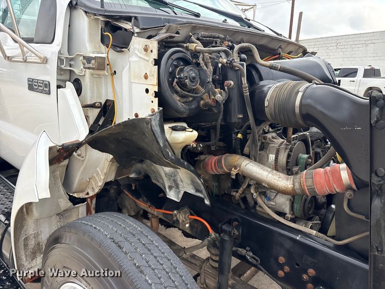 image for item DV8501 2006 Ford F650 Super Duty utility / service truck