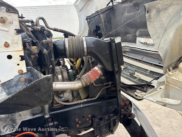 image for item DV8501 2006 Ford F650 Super Duty utility / service truck