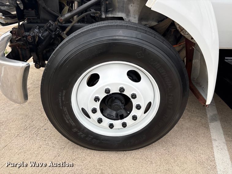 image for item DV8501 2006 Ford F650 Super Duty utility / service truck