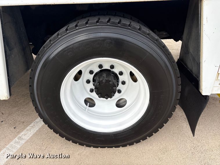 image for item DV8501 2006 Ford F650 Super Duty utility / service truck