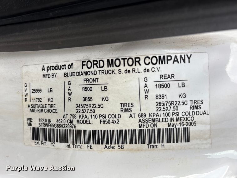 image for item DV8501 2006 Ford F650 Super Duty utility / service truck