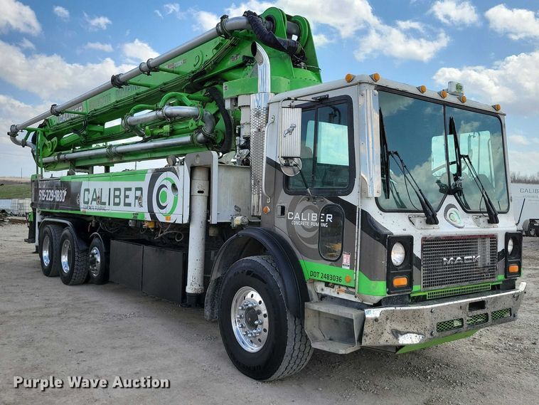 image for item DZ7030 2007 Mack MR688S concrete pump truck