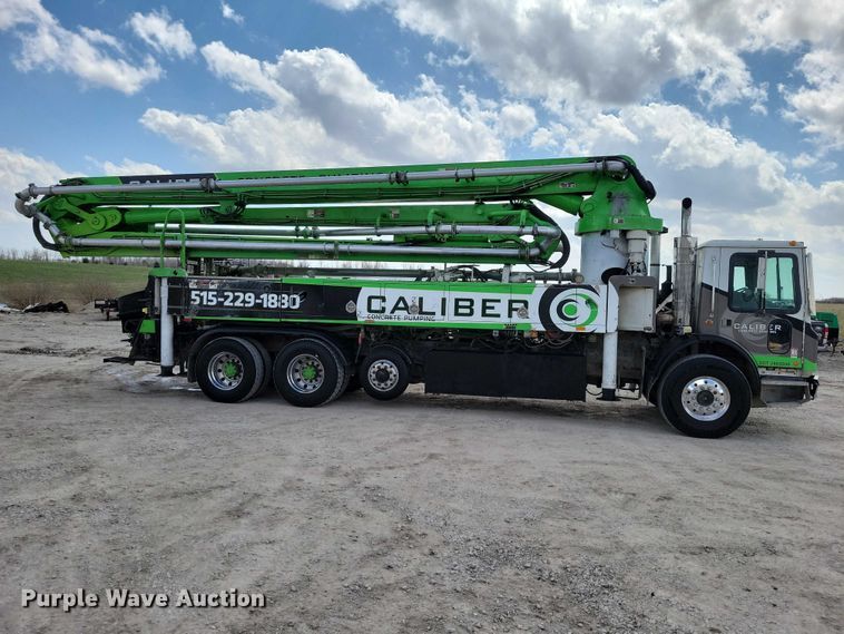 image for item DZ7030 2007 Mack MR688S concrete pump truck