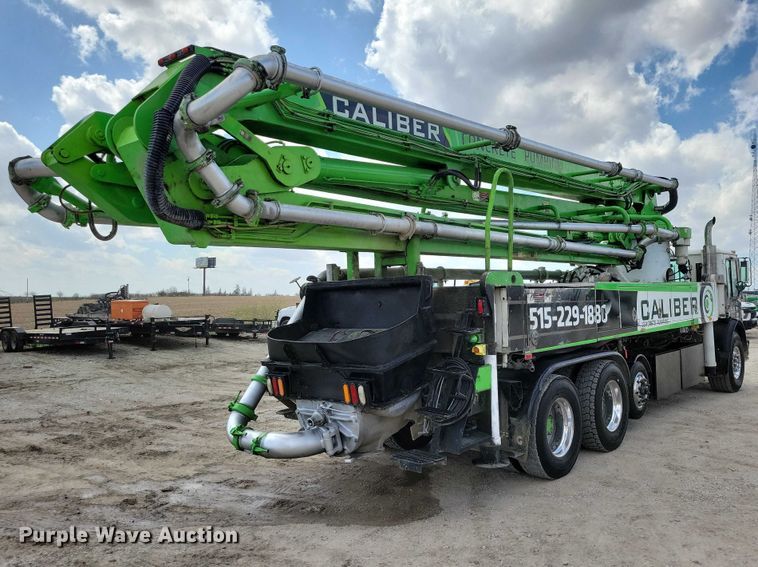 image for item DZ7030 2007 Mack MR688S concrete pump truck