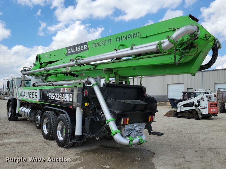 image for item DZ7030 2007 Mack MR688S concrete pump truck