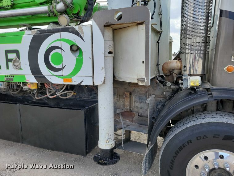 image for item DZ7030 2007 Mack MR688S concrete pump truck