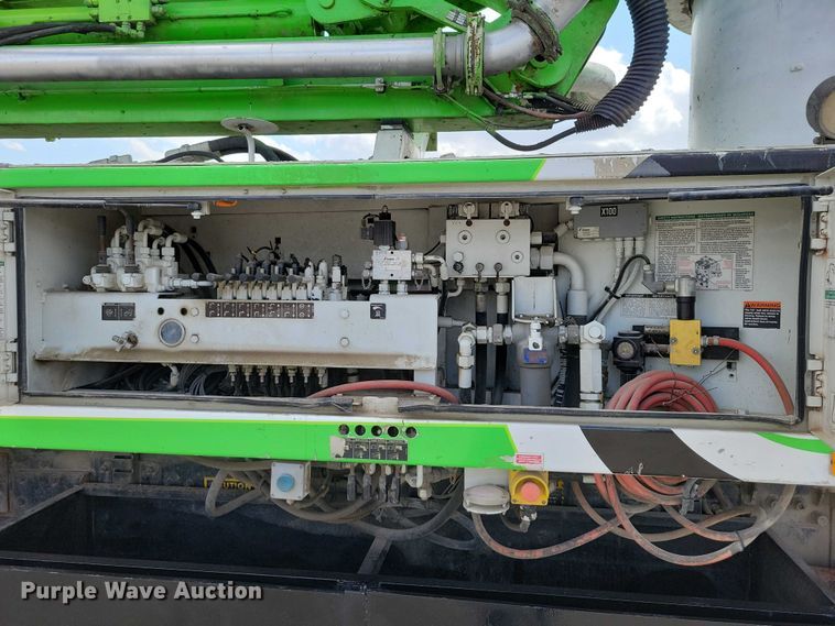 image for item DZ7030 2007 Mack MR688S concrete pump truck