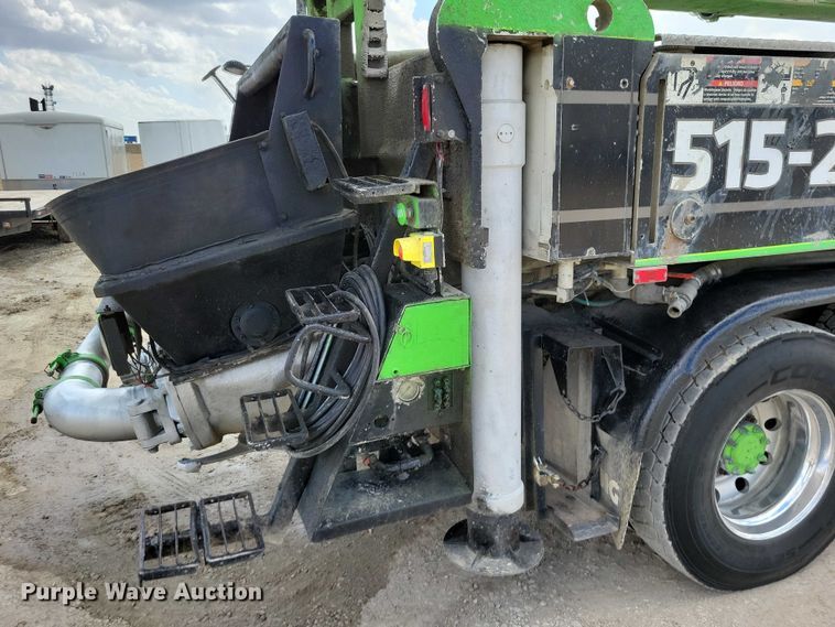 image for item DZ7030 2007 Mack MR688S concrete pump truck