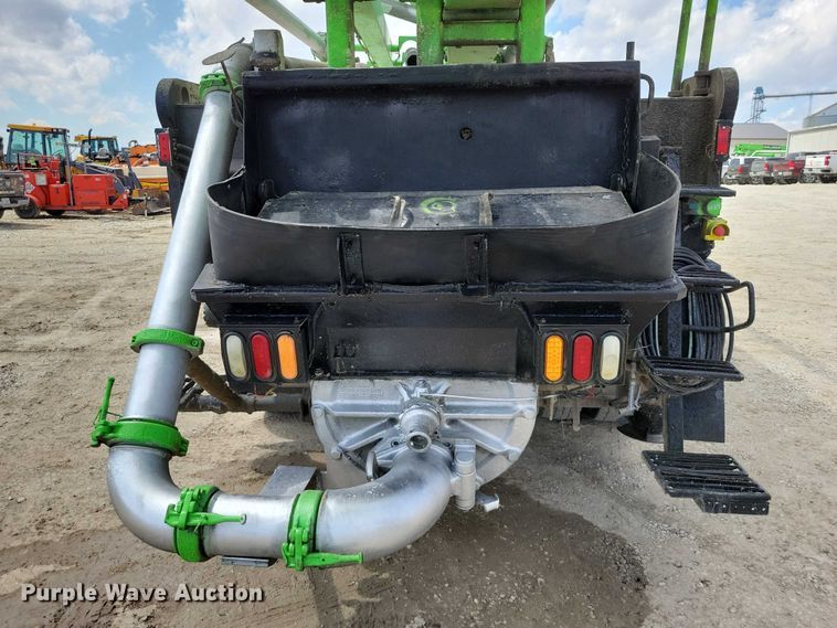 image for item DZ7030 2007 Mack MR688S concrete pump truck