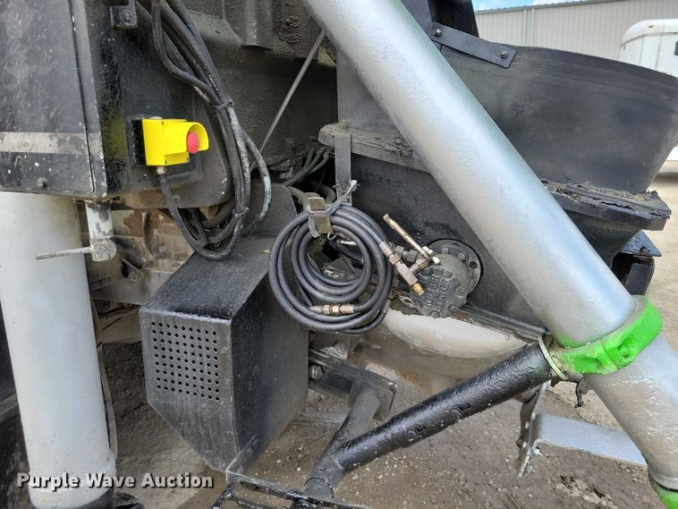 image for item DZ7030 2007 Mack MR688S concrete pump truck