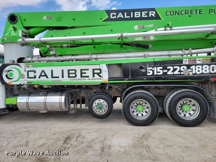 image for item DZ7030 2007 Mack MR688S concrete pump truck