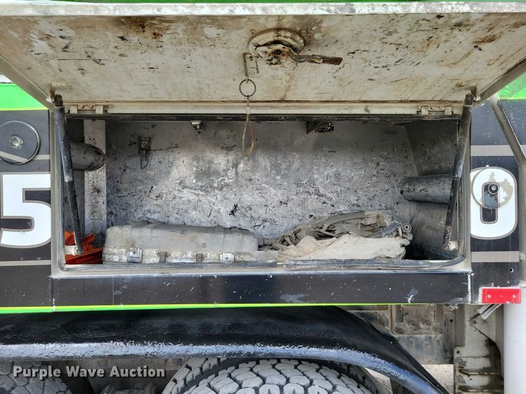 image for item DZ7030 2007 Mack MR688S concrete pump truck