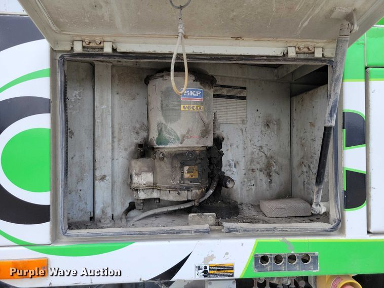 image for item DZ7030 2007 Mack MR688S concrete pump truck