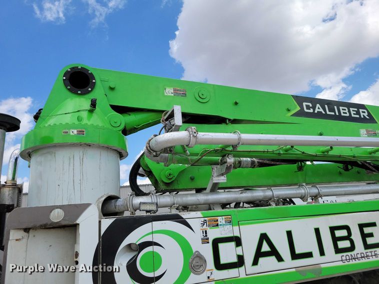 image for item DZ7030 2007 Mack MR688S concrete pump truck