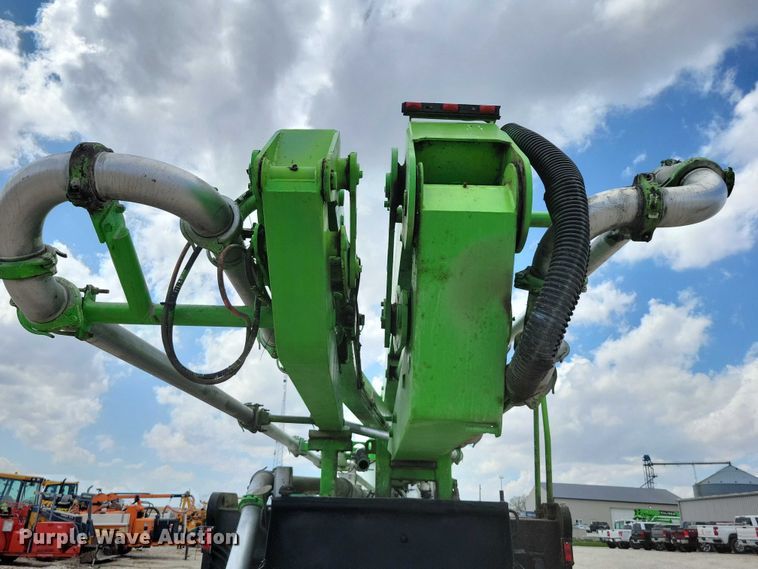 image for item DZ7030 2007 Mack MR688S concrete pump truck