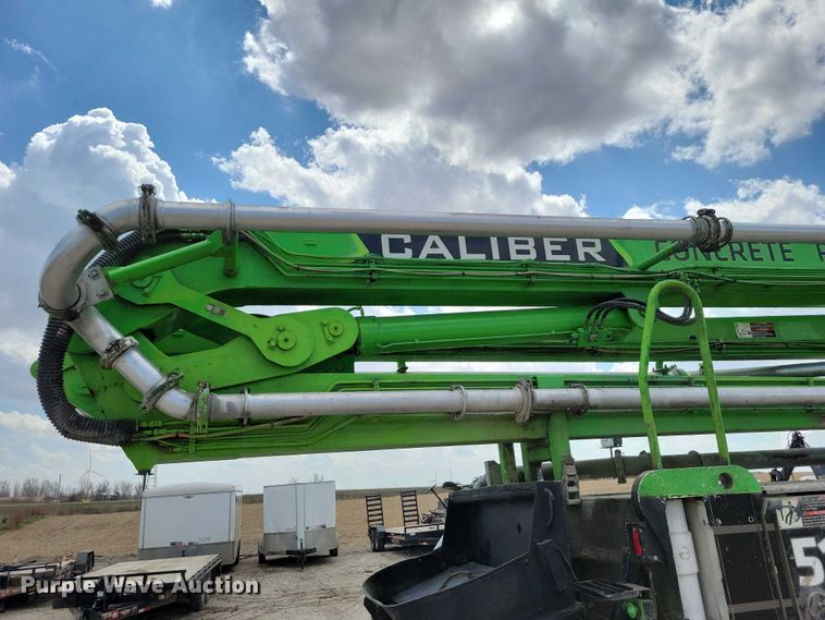 image for item DZ7030 2007 Mack MR688S concrete pump truck