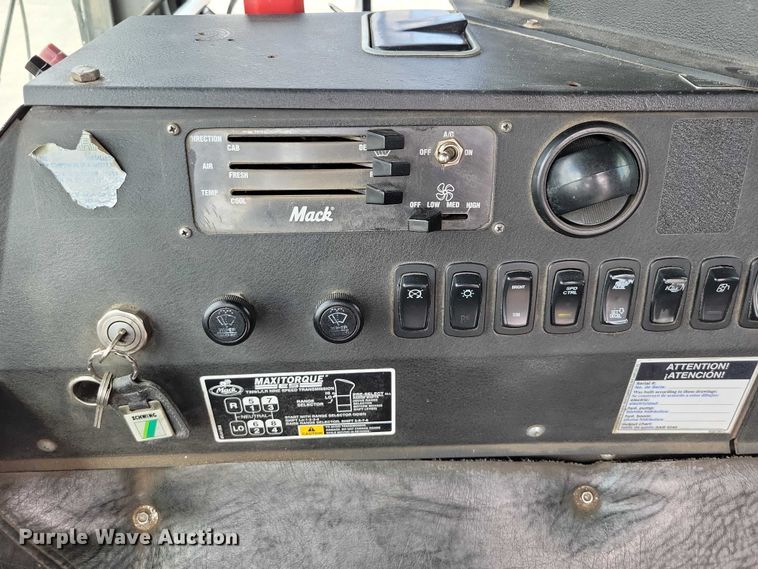 image for item DZ7030 2007 Mack MR688S concrete pump truck