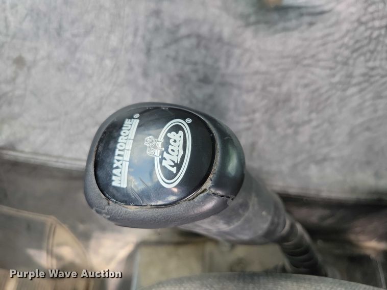 image for item DZ7030 2007 Mack MR688S concrete pump truck