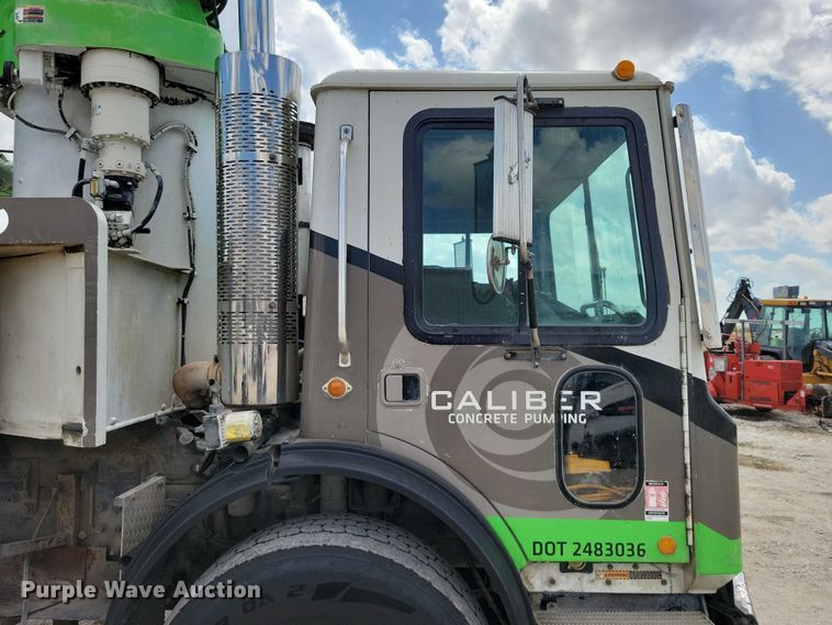 image for item DZ7030 2007 Mack MR688S concrete pump truck