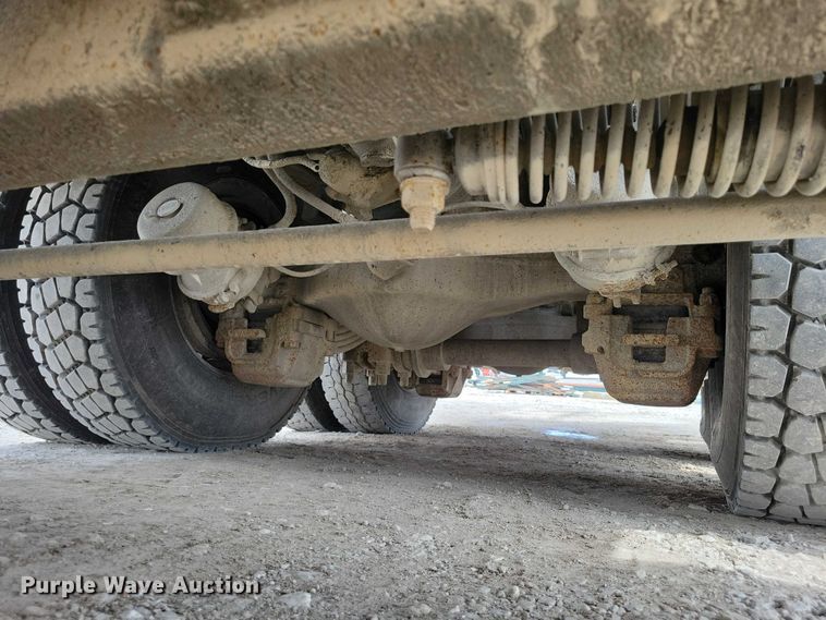 image for item DZ7030 2007 Mack MR688S concrete pump truck