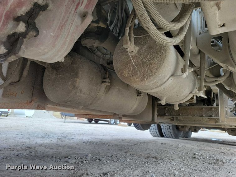 image for item DZ7030 2007 Mack MR688S concrete pump truck