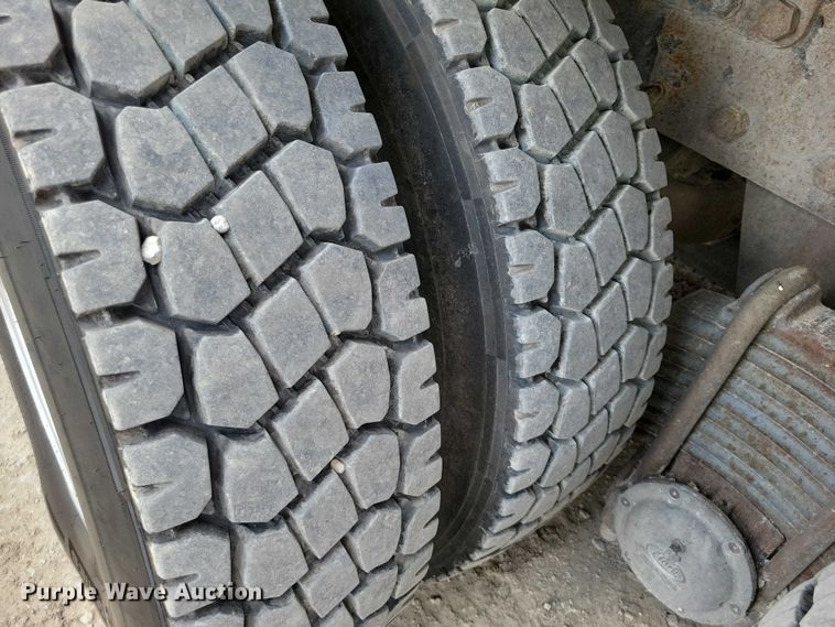 image for item DZ7030 2007 Mack MR688S concrete pump truck