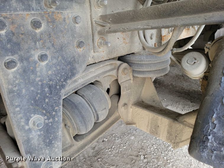 image for item DZ7030 2007 Mack MR688S concrete pump truck