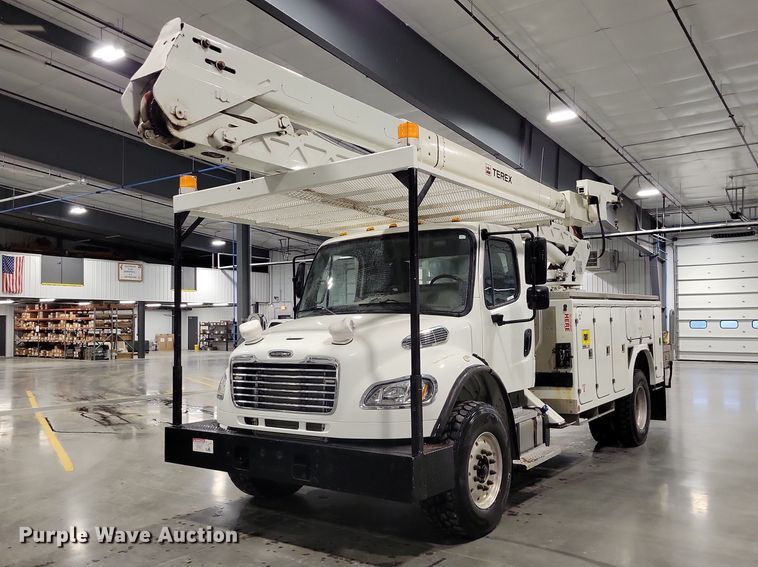 image for item DZ7032 2017 Freightliner Business Class M2 bucket truck