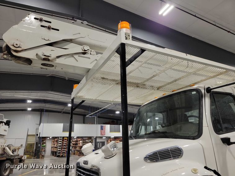 image for item DZ7032 2017 Freightliner Business Class M2 bucket truck