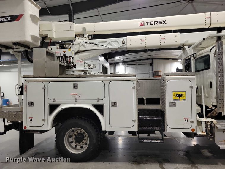 image for item DZ7032 2017 Freightliner Business Class M2 bucket truck