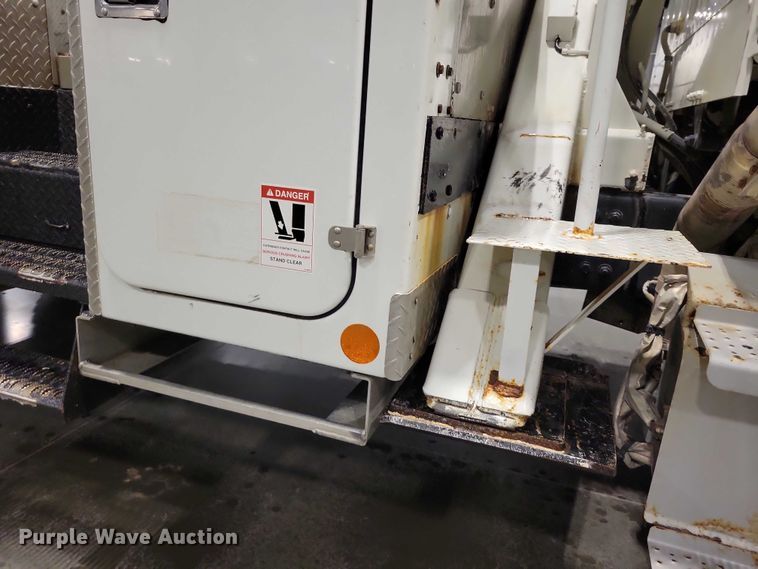 image for item DZ7032 2017 Freightliner Business Class M2 bucket truck