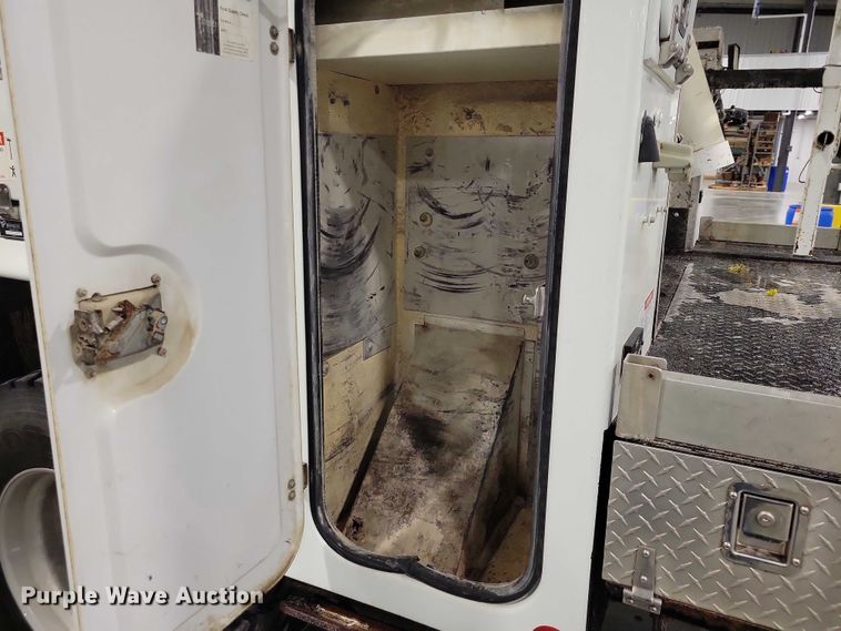 image for item DZ7032 2017 Freightliner Business Class M2 bucket truck