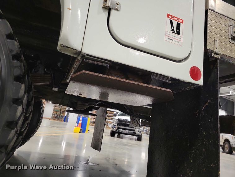 image for item DZ7032 2017 Freightliner Business Class M2 bucket truck