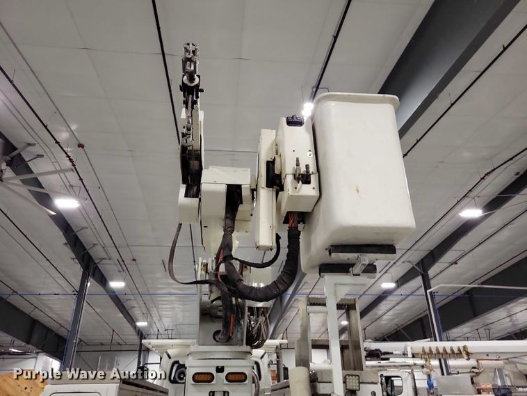 image for item DZ7032 2017 Freightliner Business Class M2 bucket truck