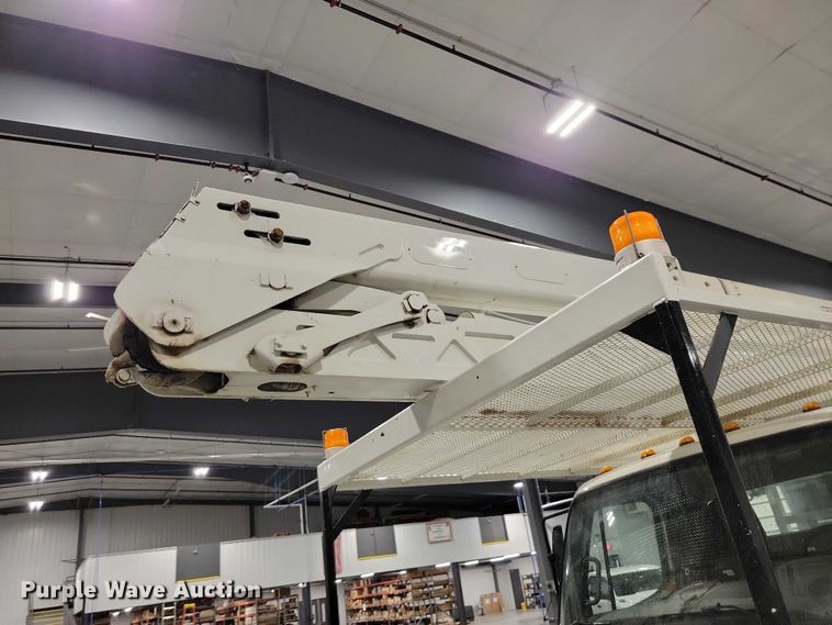 image for item DZ7032 2017 Freightliner Business Class M2 bucket truck