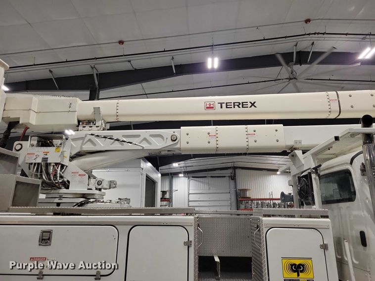 image for item DZ7032 2017 Freightliner Business Class M2 bucket truck