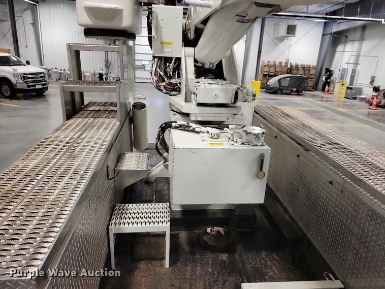 image for item DZ7032 2017 Freightliner Business Class M2 bucket truck