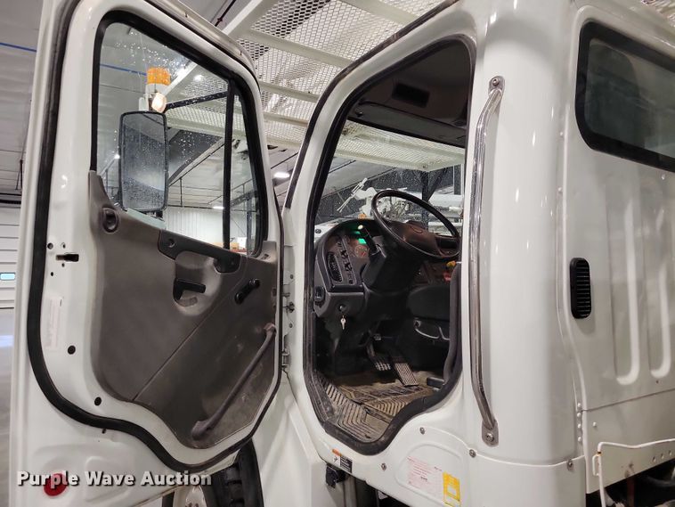 image for item DZ7032 2017 Freightliner Business Class M2 bucket truck