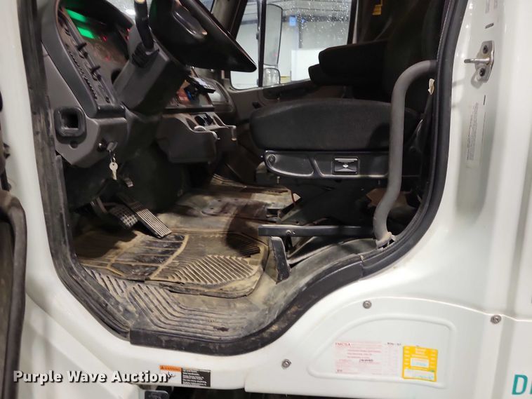 image for item DZ7032 2017 Freightliner Business Class M2 bucket truck