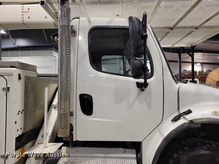image for item DZ7032 2017 Freightliner Business Class M2 bucket truck