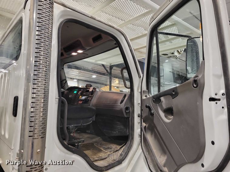 image for item DZ7032 2017 Freightliner Business Class M2 bucket truck